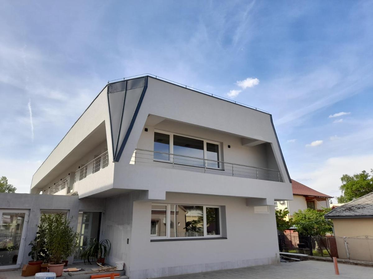 Orion Panzio Bed & Breakfast ไฮจ์ดุสโซบอสโล ภายนอก รูปภาพ