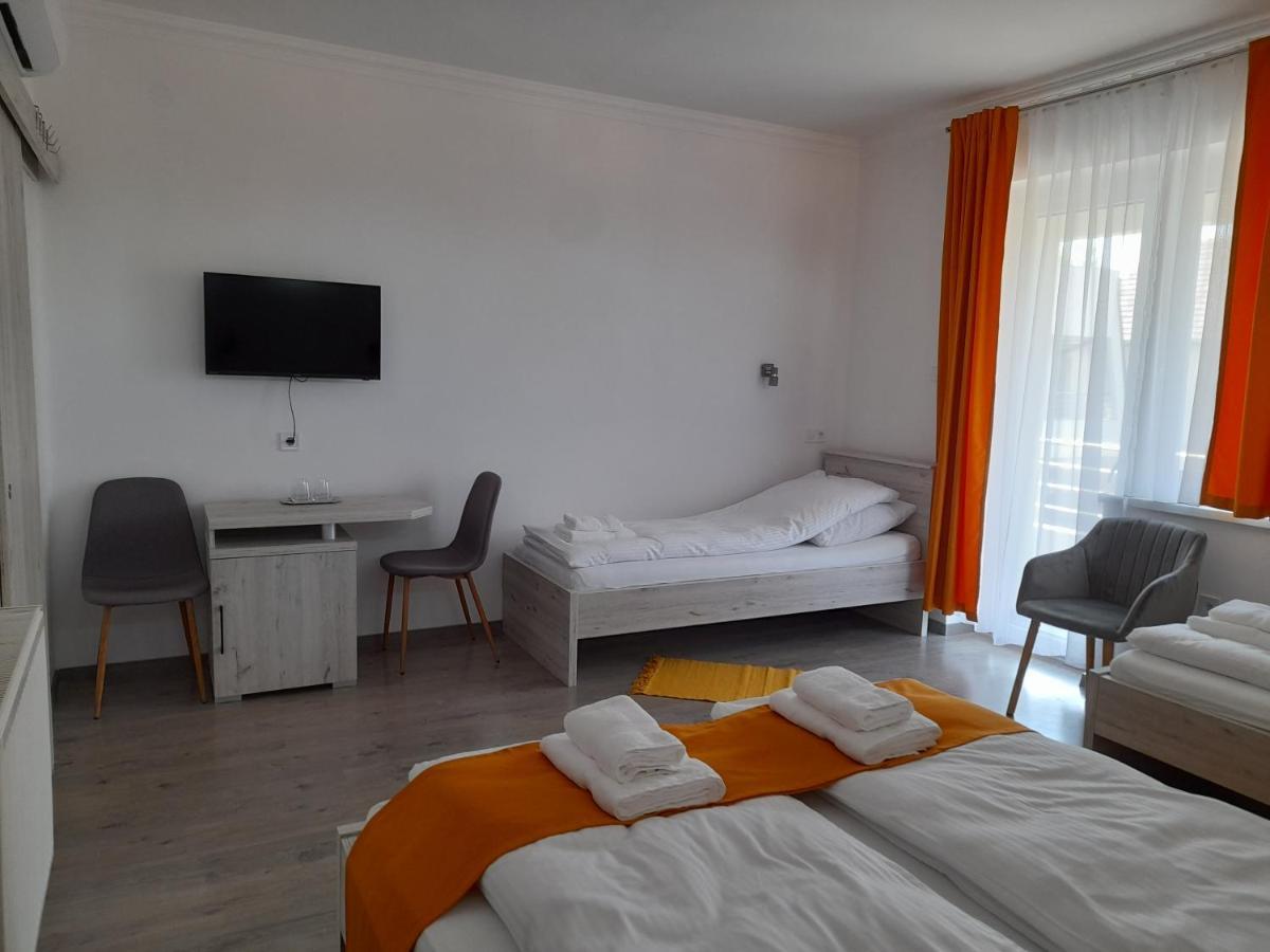 Orion Panzio Bed & Breakfast ไฮจ์ดุสโซบอสโล ภายนอก รูปภาพ