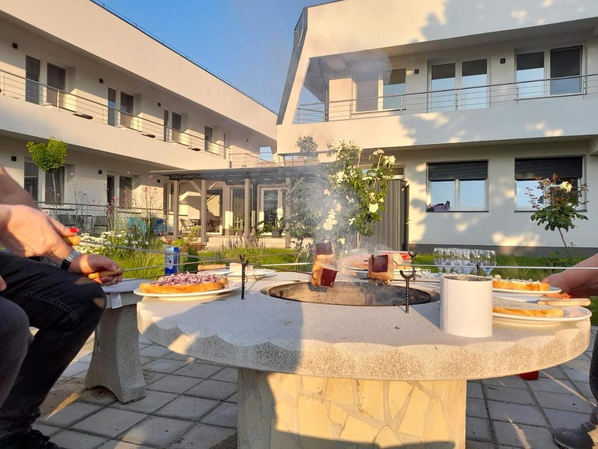 Orion Panzio Bed & Breakfast ไฮจ์ดุสโซบอสโล ภายนอก รูปภาพ